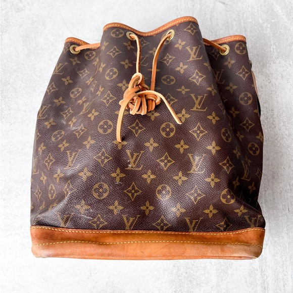 Louis Vuitton • LV Monogram Noe Shoulder Bag Malletier - Picture 11 of 15
